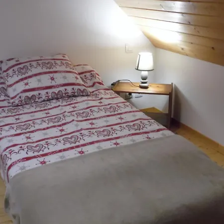 Des Clarines Holiday home Saint-Genes-Champespe